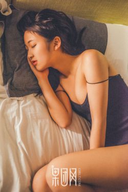 美女裸露100%奶头